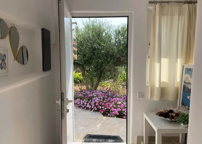 Chic White Marsis * Páros