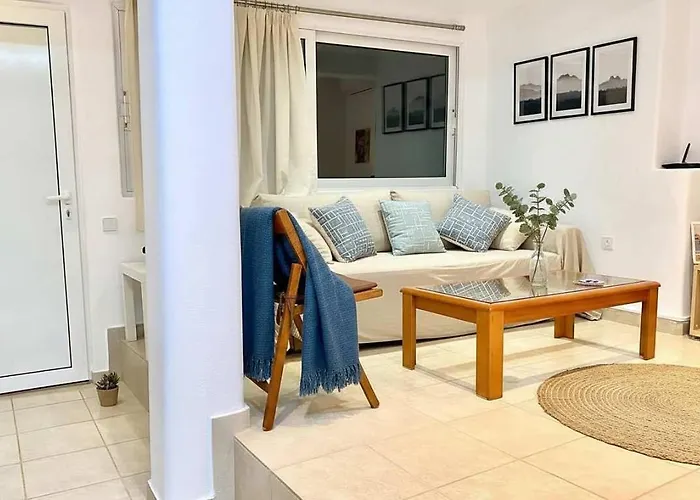 Chic White Marsis Vakantiehuis Páros